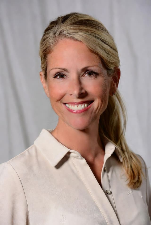 Lara van Hoek — AI Cargo Documentation & Customs Clearance Specialist